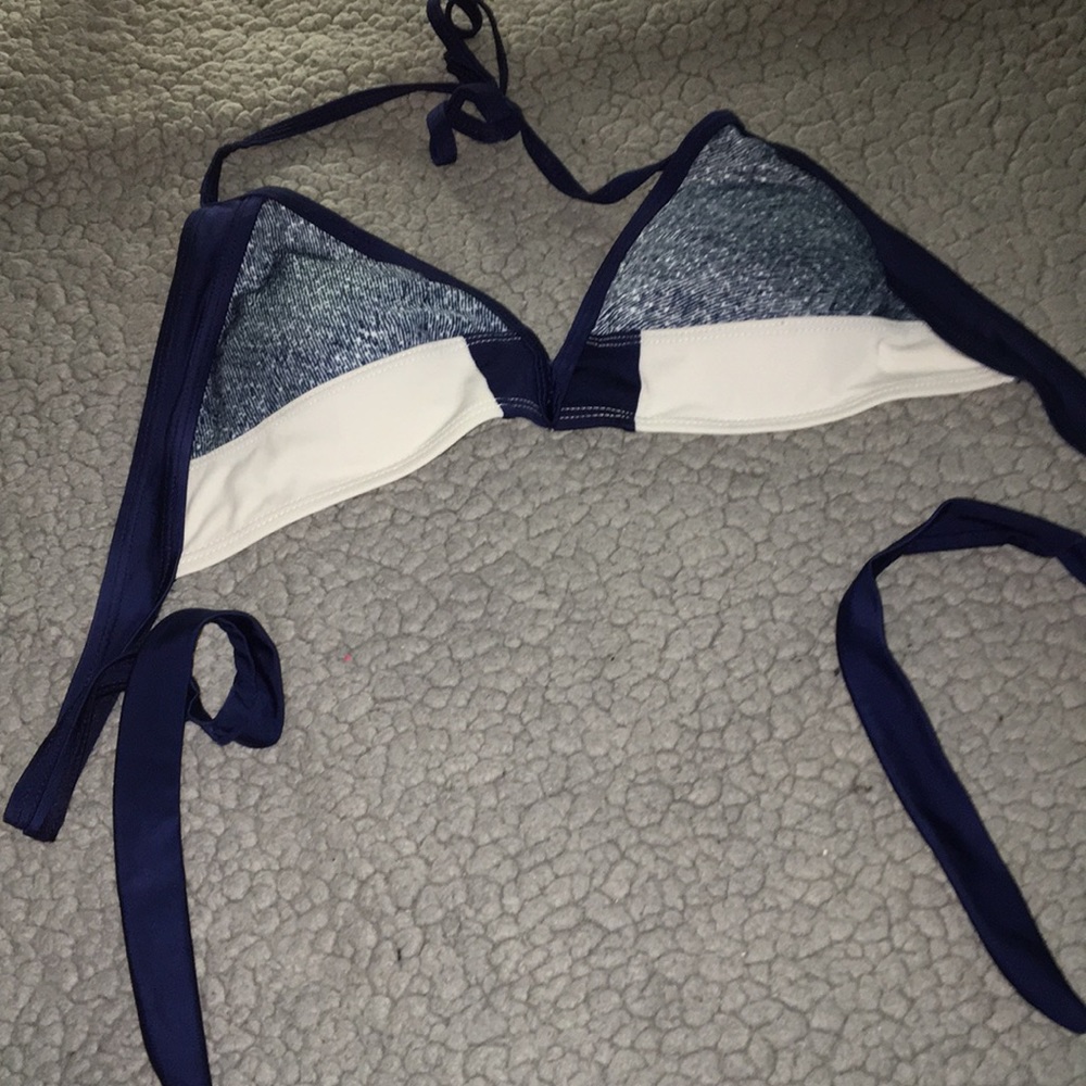 Padded bathing suit, open chest, size US kid large